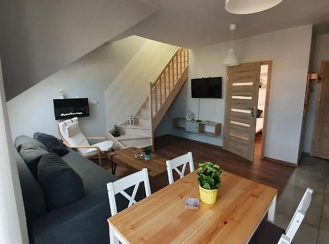 Luksusowy Ul. Kwiatkowskiego * 莱鲍