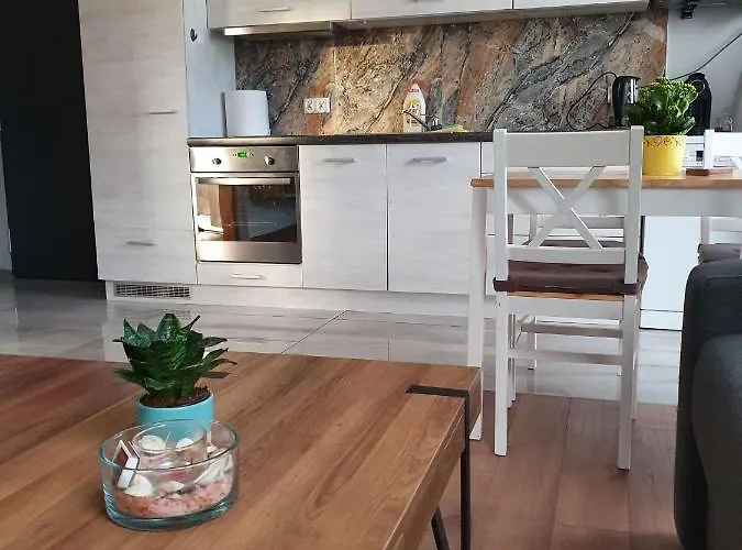 Luksusowy Ul. Kwiatkowskiego 莱鲍